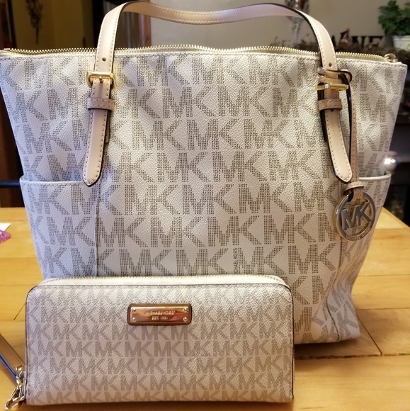 MICHAEL Michael Kors Handbags - Michael Kors Purse and wallet set